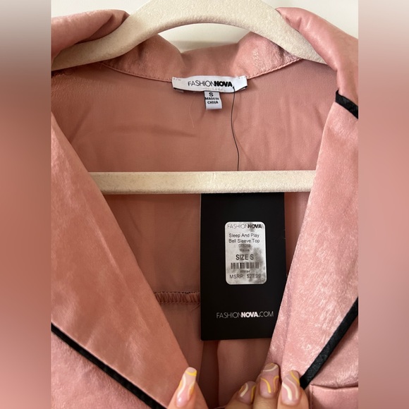 🌸 Sleep And Play Bell Sleeve Top in Mauve 🌸
💅 It’s giving pajama-chic 💅 - Picture 6 of 6